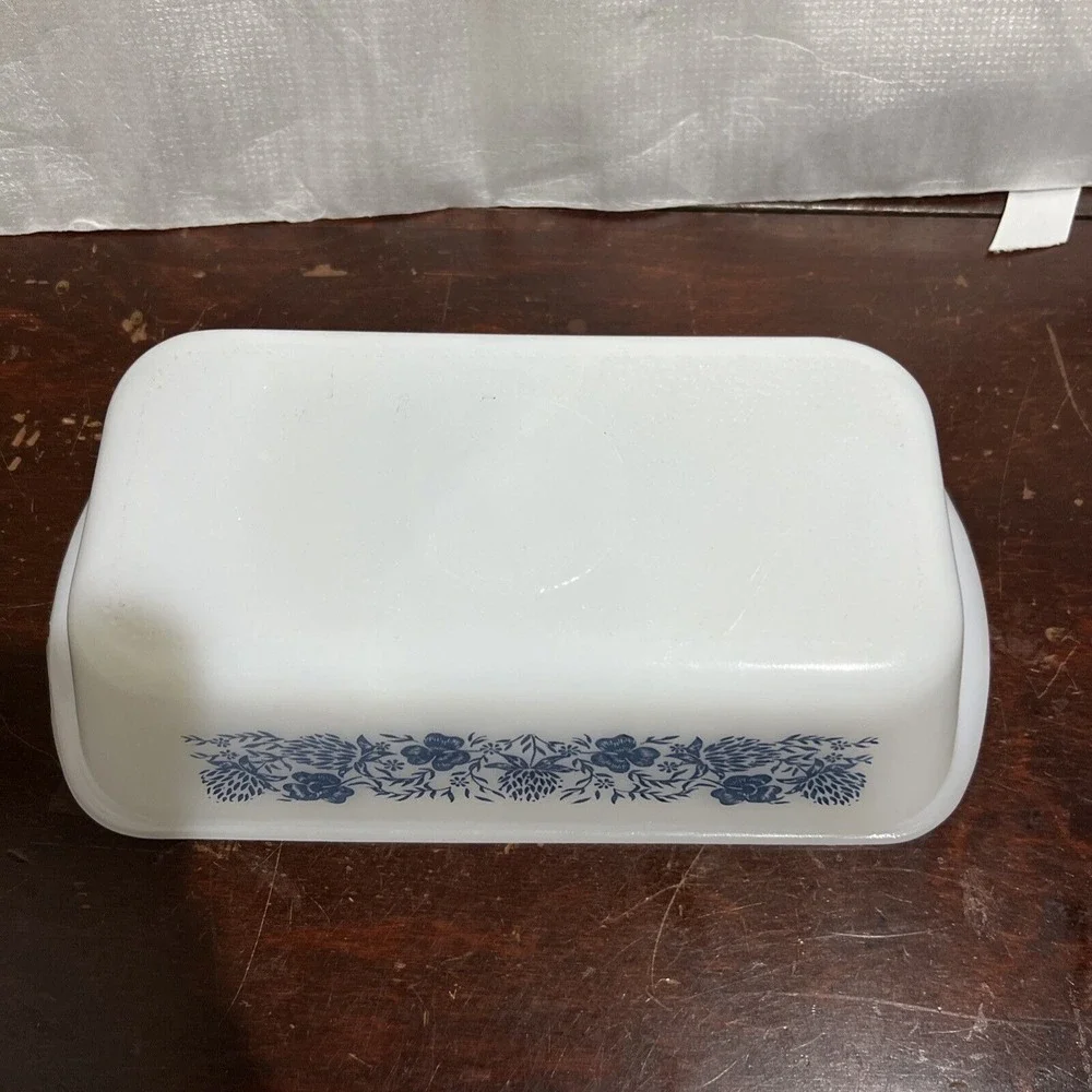 Vintage OvenWare 522-Loaf‎ Pan Milk Glass -White with Blue Clover Print -USA - 2